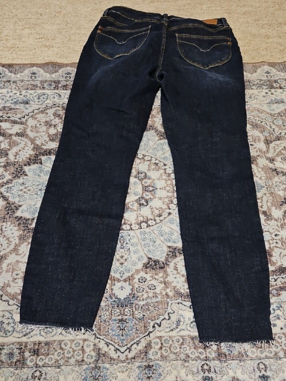 Judy Blue Blackened Indigo Cropped Ankle Jeans - Picture 4 of 9